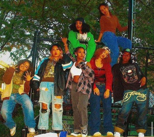 10 Must-Have y2k Streetwear Pieces to Elevate Your Wardrobe