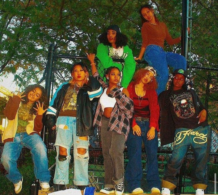 10 Must-Have y2k Streetwear Pieces to Elevate Your Wardrobe
